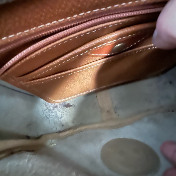 Authentic vintage Dooney & Bourke All Weather leather crossbody purse - Picture 4 of 16